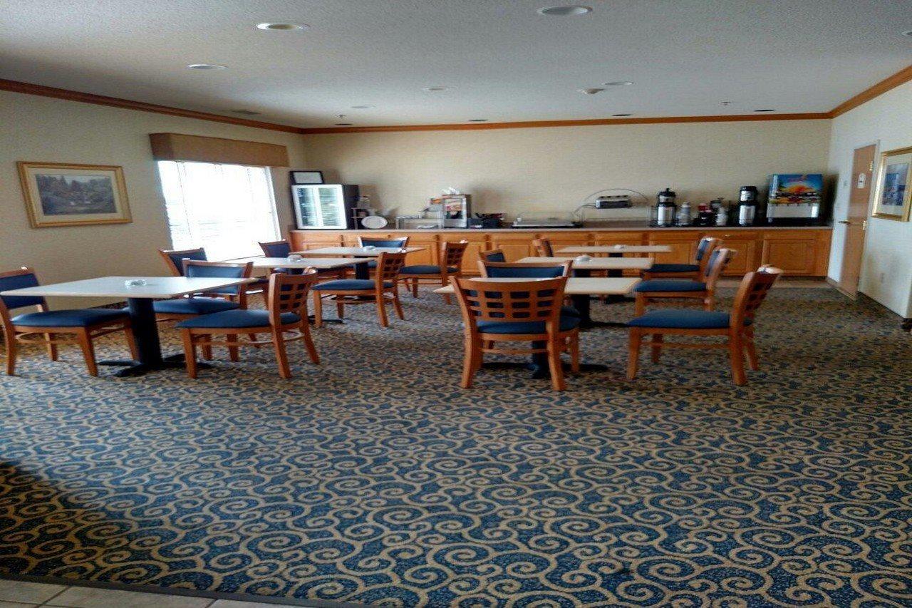 Holiday Inn Express Toledo West Napoleon Экстерьер фото