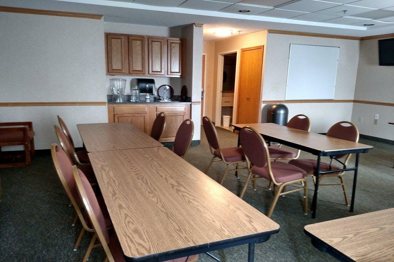 Holiday Inn Express Toledo West Napoleon Экстерьер фото